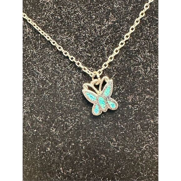 Stunning adjustable Vintage butterfly -Shaped Blue Turquoise Silver tone Pendant - Picture 2 of 6